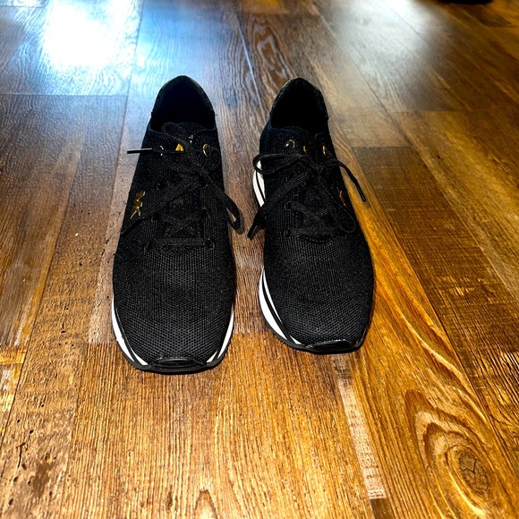 Michael Kors Sneakers - Picture 1 of 5